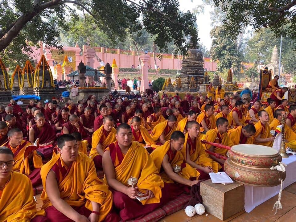 Kyabje Tang Rinpoche leading prayers in Bodhgaya