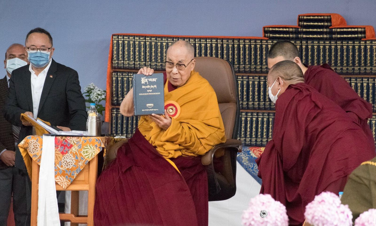 HH Dalai Lama Inaugurates the New Monlam Grand Tibetan Dictionary 